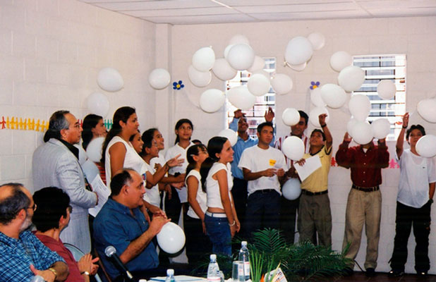 El Salvador: Gedenkfest für Katya Miranda, ermordet am 4. April 1999